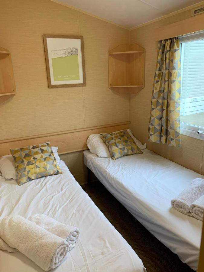 Newquay Bay Porth Caravan Hotel ภายนอก รูปภาพ
