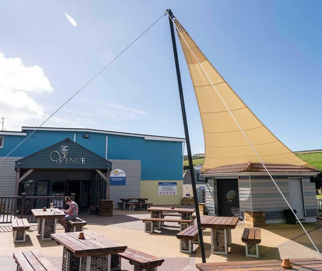 Newquay Bay Porth Caravan Hotel ภายนอก รูปภาพ